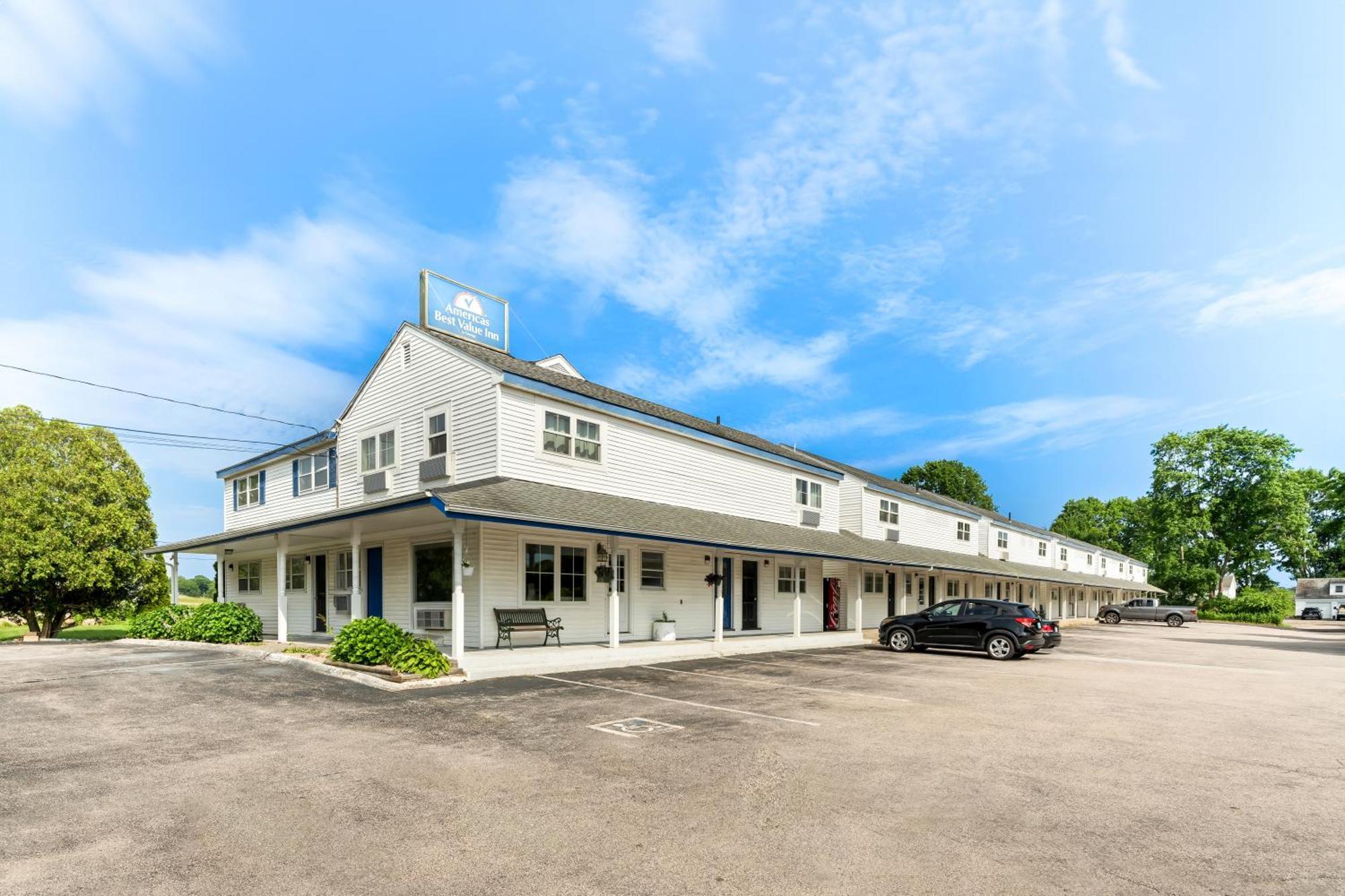 Americas Best Value Inn Stonington Mystic Exterior photo